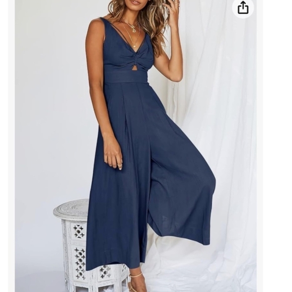 Elegant White Jumpsuit - Picture 4 of 5